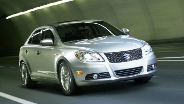 Suzuki Kizashi Exterior Front Side View