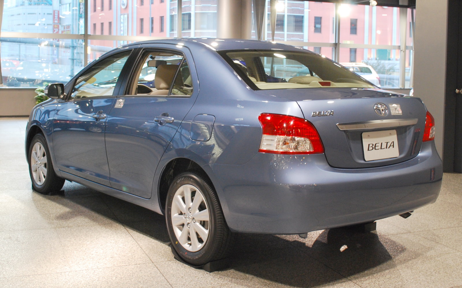 Toyota Belta Exterior 