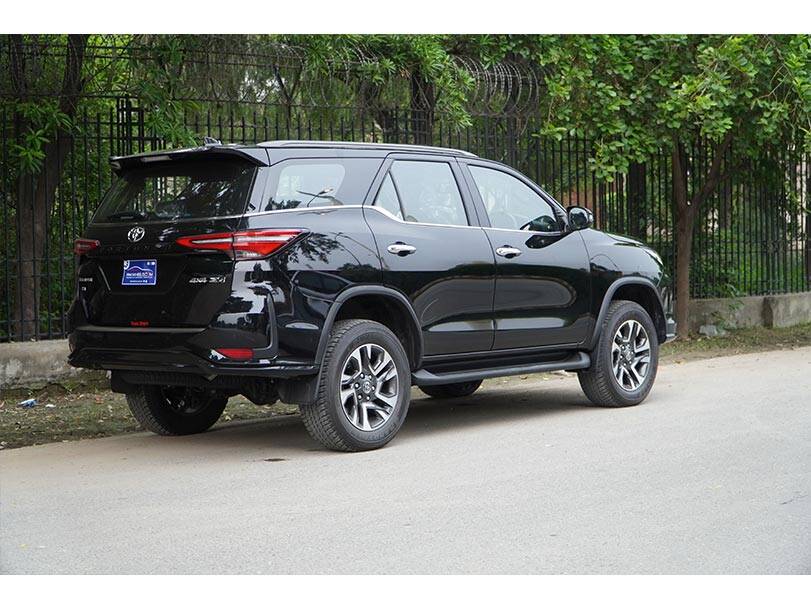 Toyota Fortuner 2025 Exterior Rear-Side